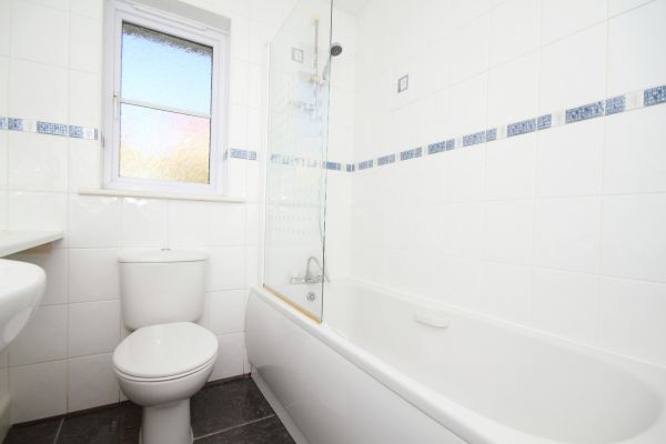Cost of Shower Window Replacement in Walnut Creek